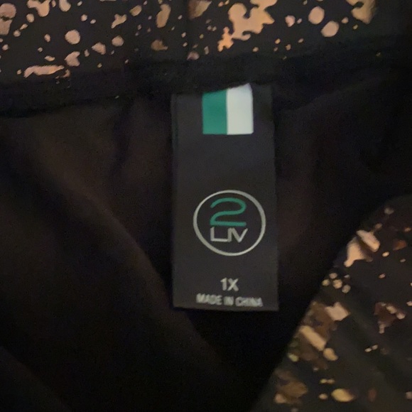 2LIV - Picture 5 of 6